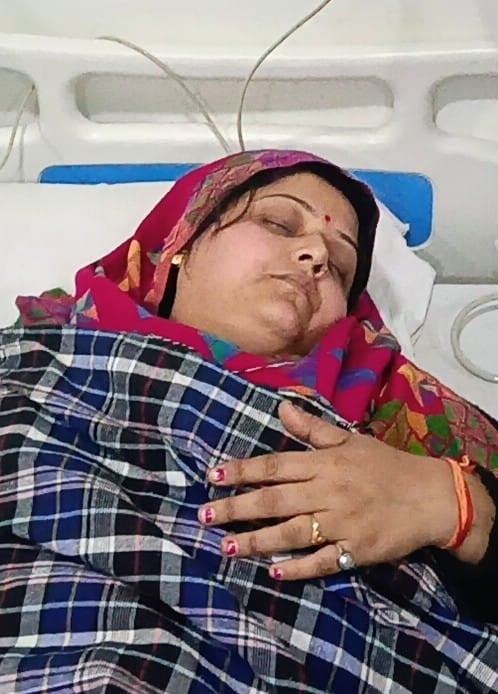 कुट्टू के आटे के सेवन से बीमार हुई सपा नेता नितिन चौहान की मां शर्मिष्ठा। (मवाना) कुट्टू के आटे के सेवन से बीमार हुई सपा नेता नितिन चौहान की मां शर्मिष्ठा। (मवाना)