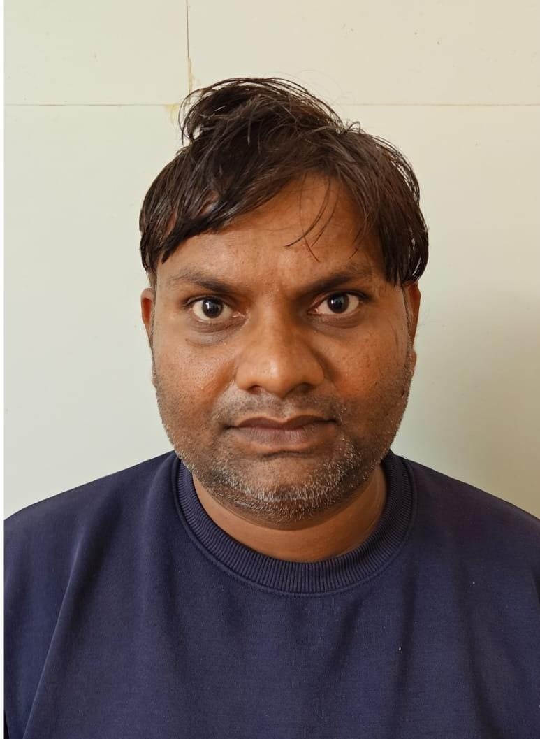 पुलिस गिरफ्त में आरोपी सुमित कुमार। स्रोत पुलिस विभाग पुलिस गिरफ्त में आरोपी सुमित कुमार। स्रोत पुलिस विभाग