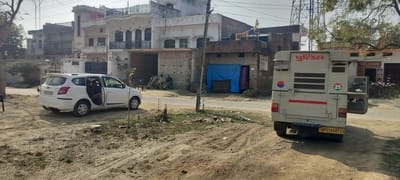 6-घटना के बाद घटनास्थल का जायजा लेते एसपी ग्रामीण व अन्य।-संवाद
