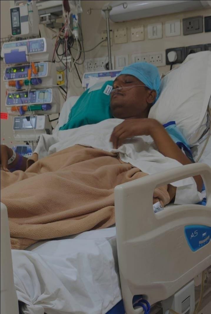 फोटो-14 दिल्ली के एक निजी अस्पताल मे भर्ती निदा परवीन। स्रोत: परिजन