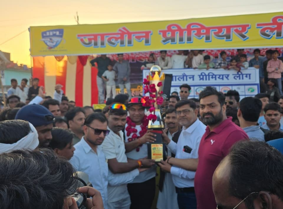 फोटो - 27 विद्यालय में प्रार्थना करते बच्चे। संवाद