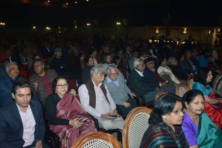 हुनर क्रिएशन एंड क्राफ्ट एसोसिएशन की ओर से कैंट के एमबी क्लब में आयोजित कार्यक्रम में गायक हरिह हुनर क्रिएशन एंड क्राफ्ट एसोसिएशन की ओर से कैंट के एमबी क्लब में आयोजित कार्यक्रम में गायक हरिह
