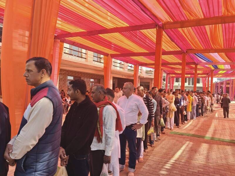 शिवकेरी मंदिर सुंगल में शिवलिंग पर जल अर्पित करते विधायक मोहन लाल, कामेश्वर मंदिर में लगी श्रद् शिवकेरी मंदिर सुंगल में शिवलिंग पर जल अर्पित करते विधायक मोहन लाल, कामेश्वर मंदिर में लगी श्रद्