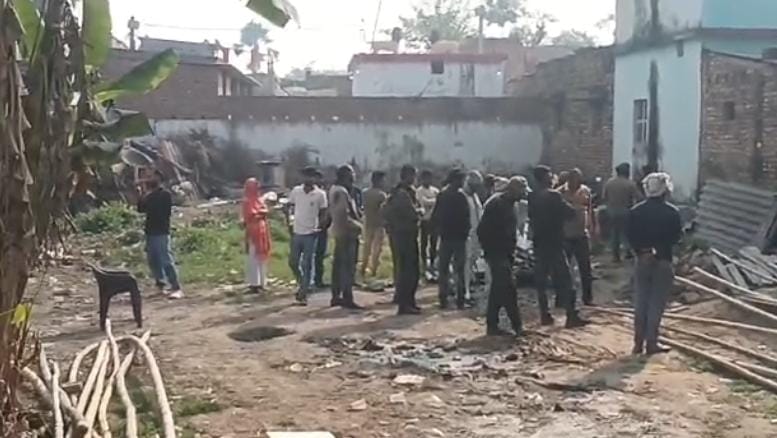 छात्रा के घर घुसकर हत्या छात्रा के घर घुसकर हत्या