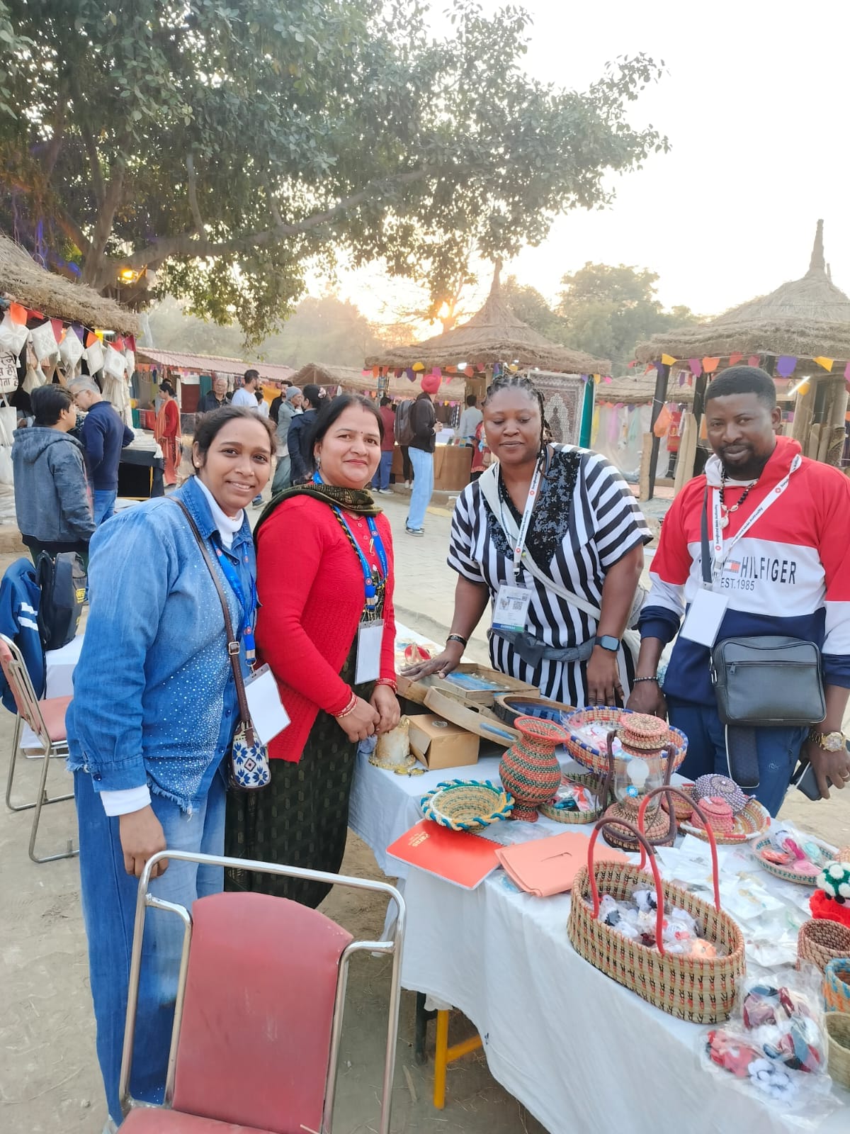 फरीदाबाद के सूरजकुंड मेले में लगे महिलाओं के स्टाल। स्त्रोत: एसएचजी