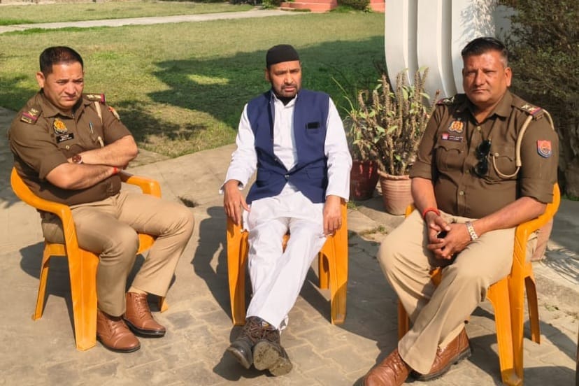 कार्यकर्ताओं के साथ लखनऊ पहुंचे कांग्रेस जिलाध्यख हरप्रीत सिंह। स्रोत स्वयं कार्यकर्ताओं के साथ लखनऊ पहुंचे कांग्रेस जिलाध्यख हरप्रीत सिंह। स्रोत स्वयं