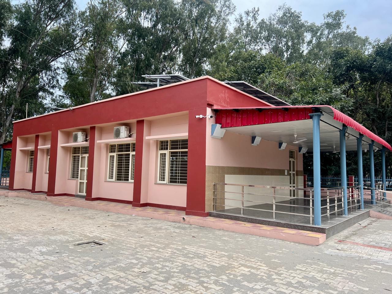 कुरुक्षेत्र। आयुष विश्वविद्यालय में तैयार आधुनिक सुविधाओं से परिपूर्ण कैफेटेरिया। संवाद कुरुक्षेत्र। आयुष विश्वविद्यालय में तैयार आधुनिक सुविधाओं से परिपूर्ण कैफेटेरिया। संवाद