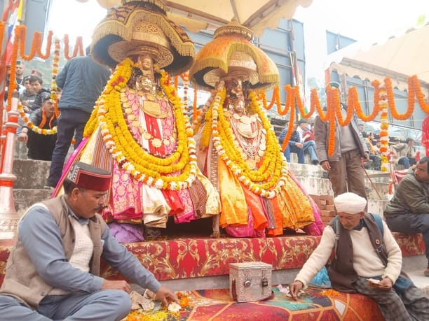 राज बेहड़े में विराजमान नरोल की देवियां। संवाद