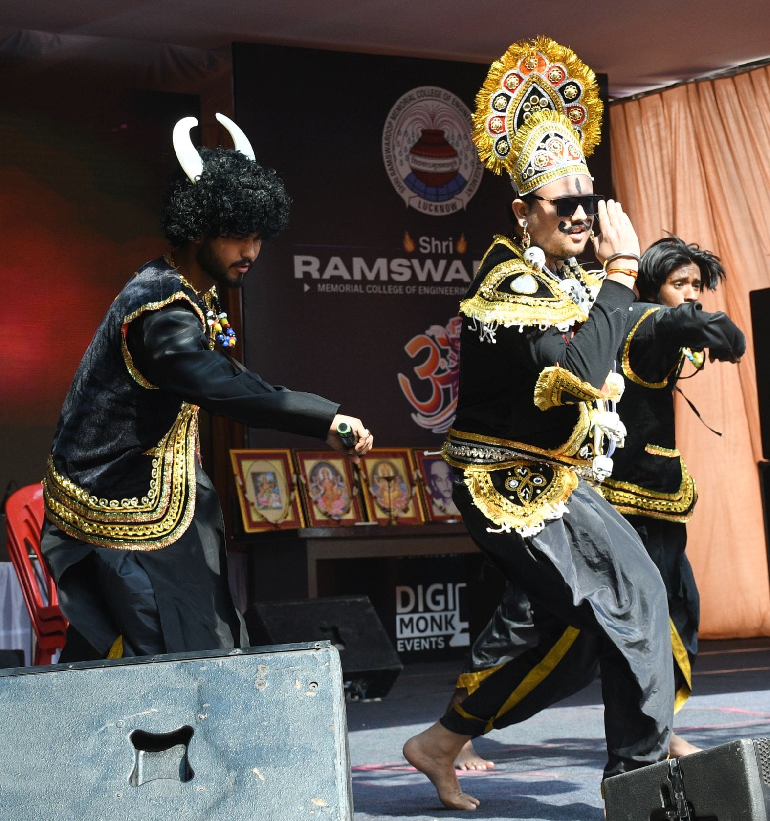 श्री रामस्वरूप कॉलेज के वार्षिकोत्सव में विद्यार्थियों ने प्रतिभा दिखाई।