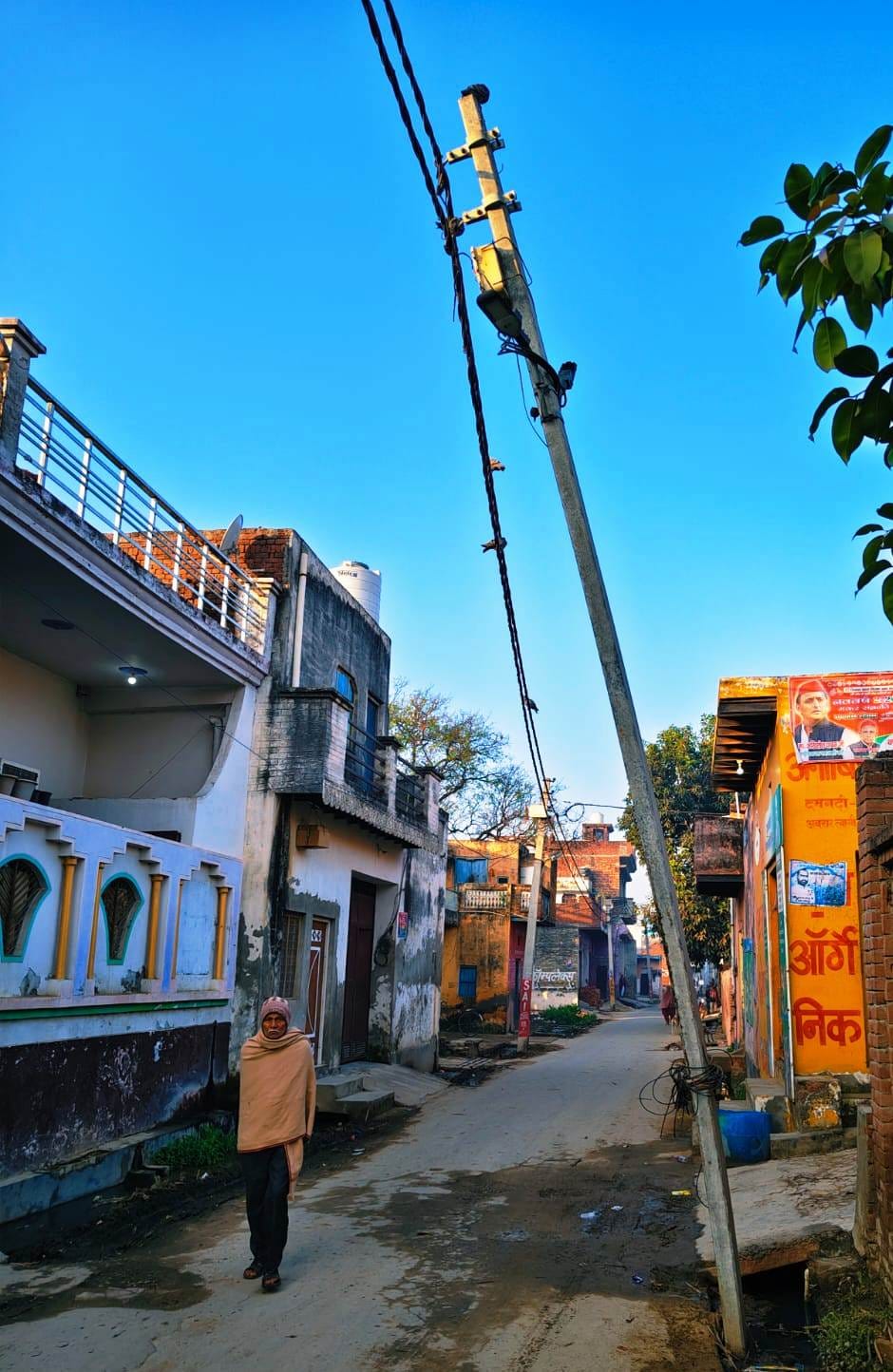 टीईटी अनिवार्यता के विरोध में बीआरसी पर प्रदर्शन करते शिक्षक। संगठन