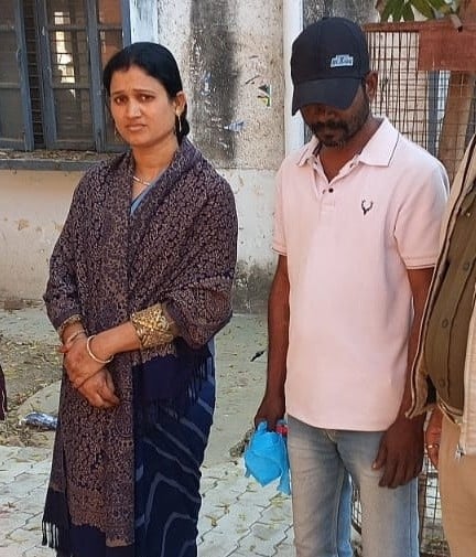 देहात कोतवाली पुलिस द्वारा पकड़ा गया 50 हजार का इनामी राकेश वर्मा। स्रोत- संंवाद देहात कोतवाली पुलिस द्वारा पकड़ा गया 50 हजार का इनामी राकेश वर्मा। स्रोत- संंवाद