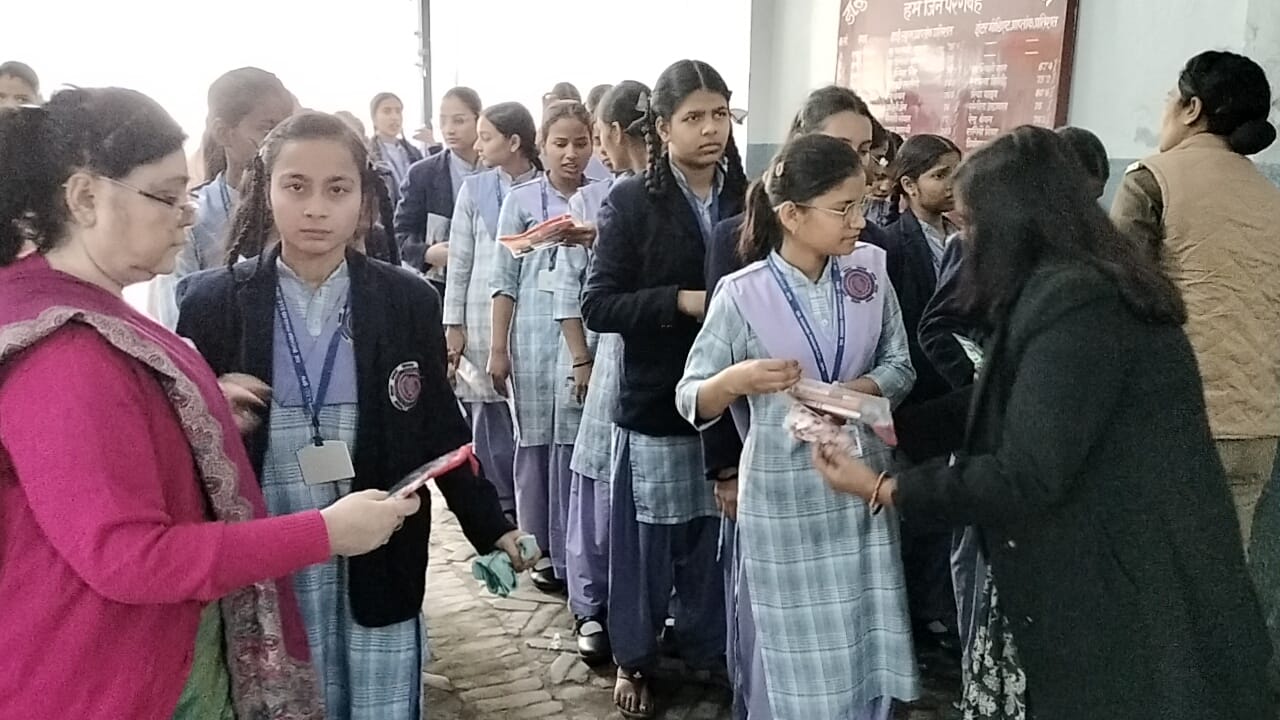 धृति सक्सेना