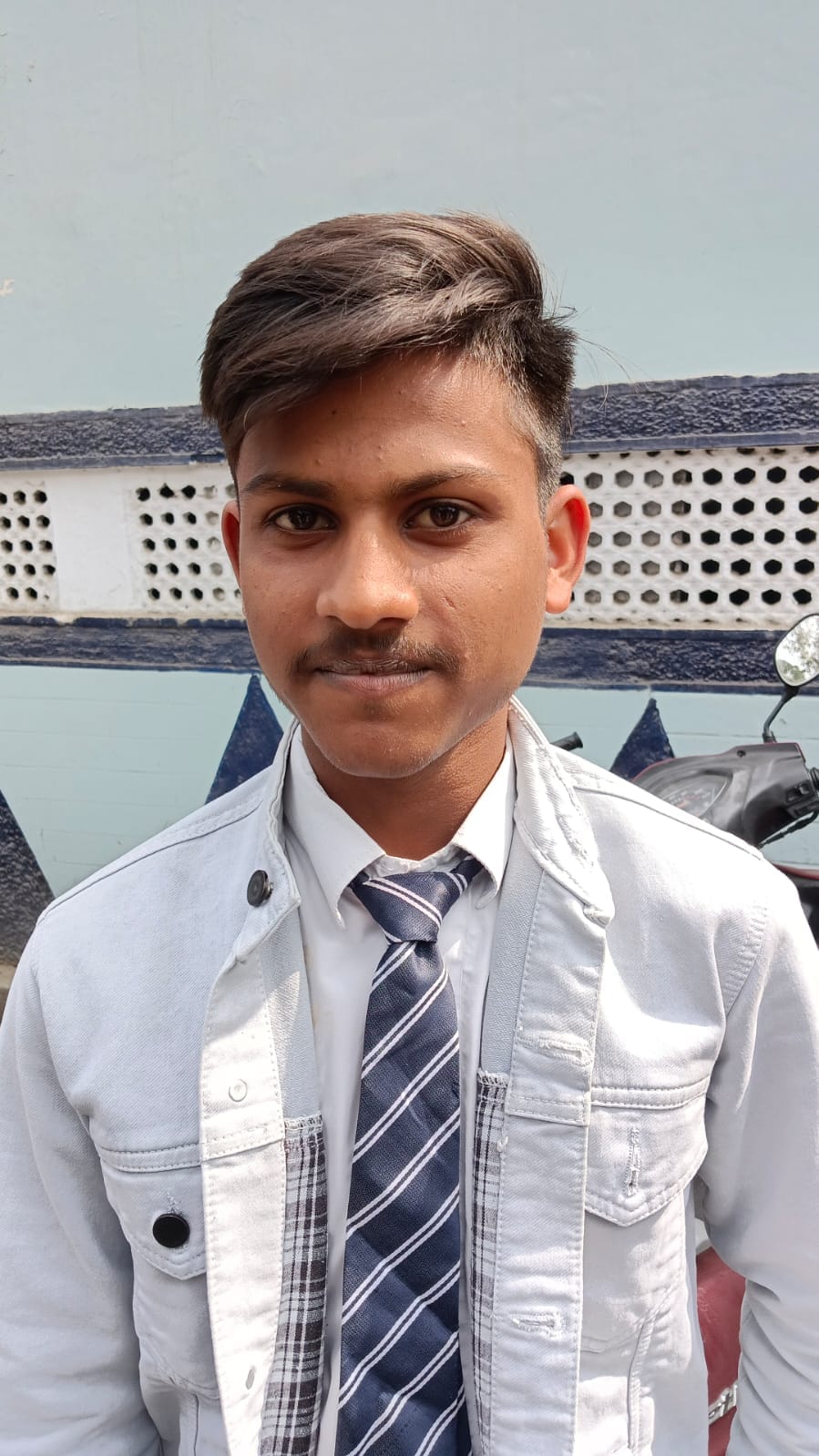 धृति सक्सेना