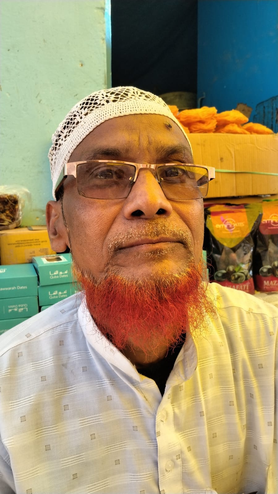 वासलीगंज में खजूर और सेवई से सजी दुकान।- संवाद। वासलीगंज में खजूर और सेवई से सजी दुकान।- संवाद।