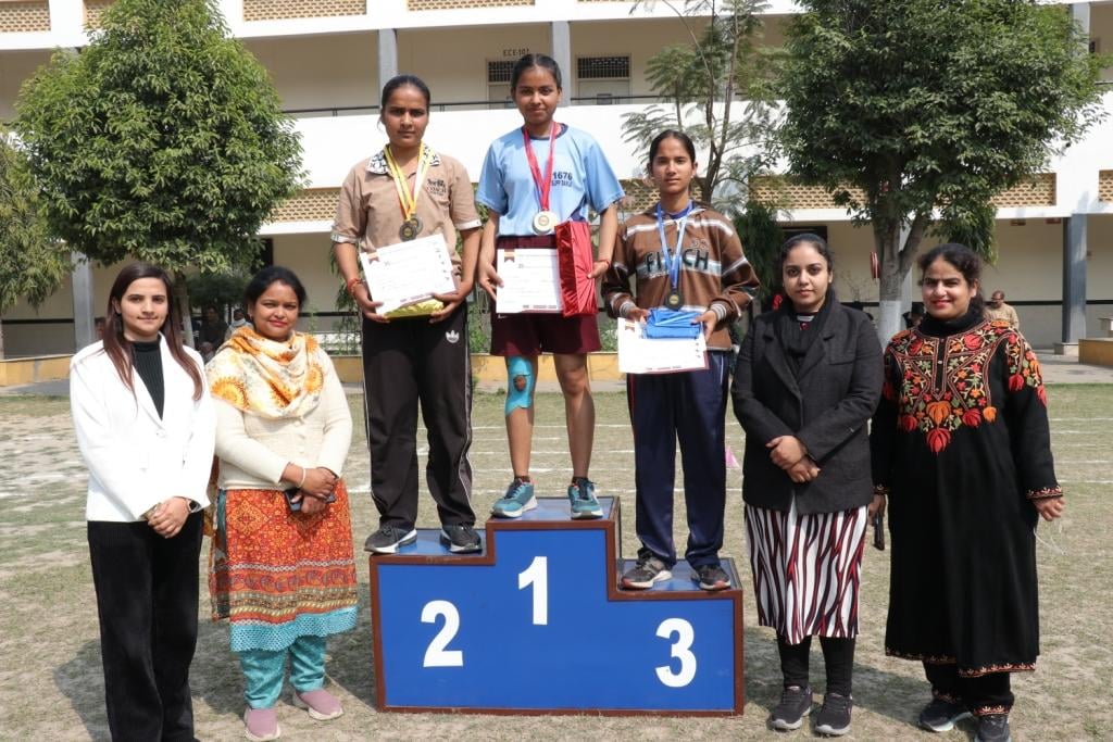 एसजेपीपी दामला में आयोजित प्रतियोगिता में ऊंची छलांग लगाती प्रतिभागी। संस्थान एसजेपीपी दामला में आयोजित प्रतियोगिता में ऊंची छलांग लगाती प्रतिभागी। संस्थान