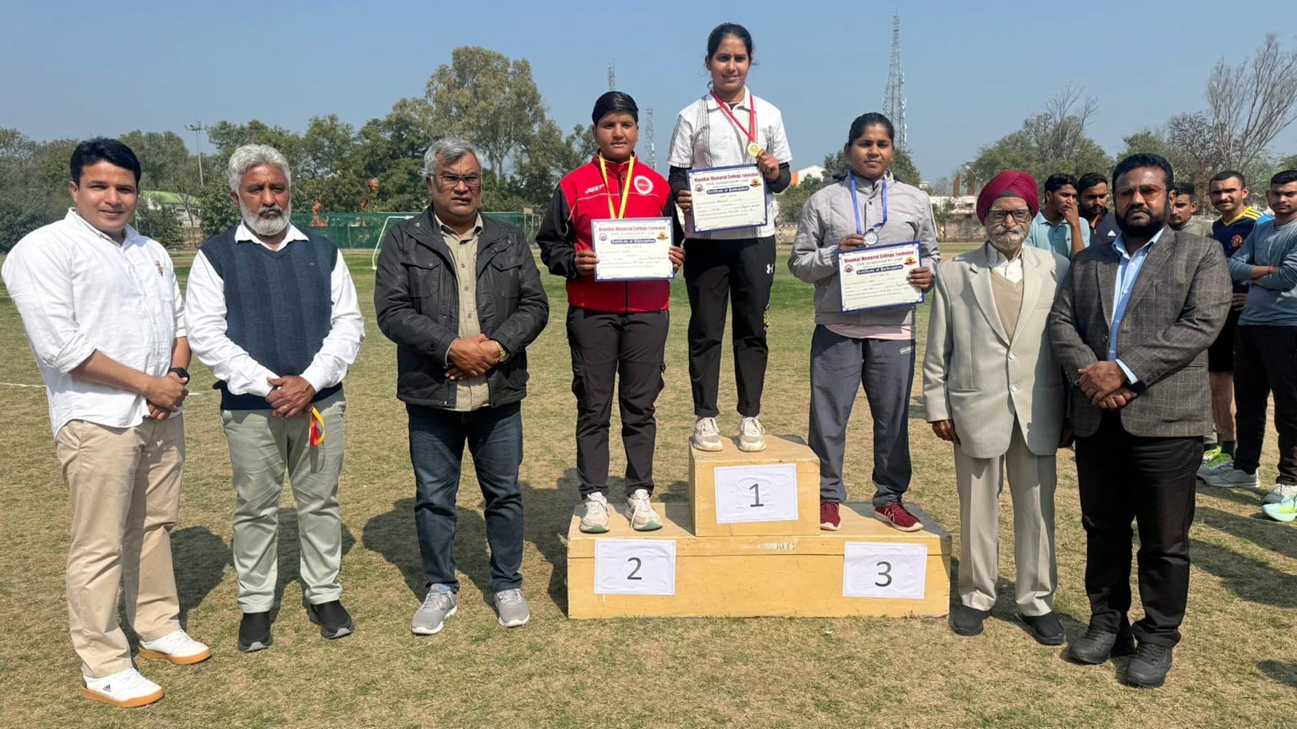फतेहाबाद। एमएम कॉलेज में वार्षिक एथलेटिक मीट में भाग लेते खिलाड़ी। स्त्रोत कालेज प्रबंधन फतेहाबाद। एमएम कॉलेज में वार्षिक एथलेटिक मीट में भाग लेते खिलाड़ी। स्त्रोत कालेज प्रबंधन
