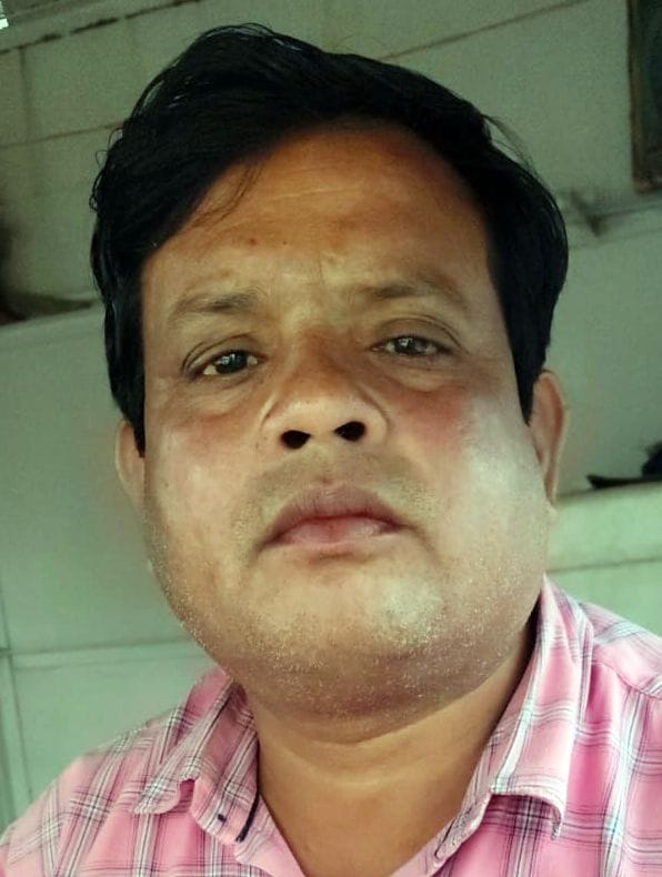 मंझनपुर कोतवाली के सामने धंसी इंटरलॉकिंग।   संवाद