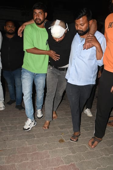 पिटाई से घायल अधिवक्ता।