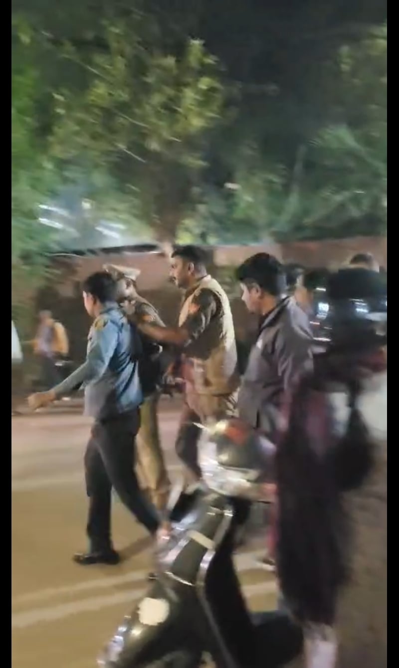 पिटाई से घायल अधिवक्ता।