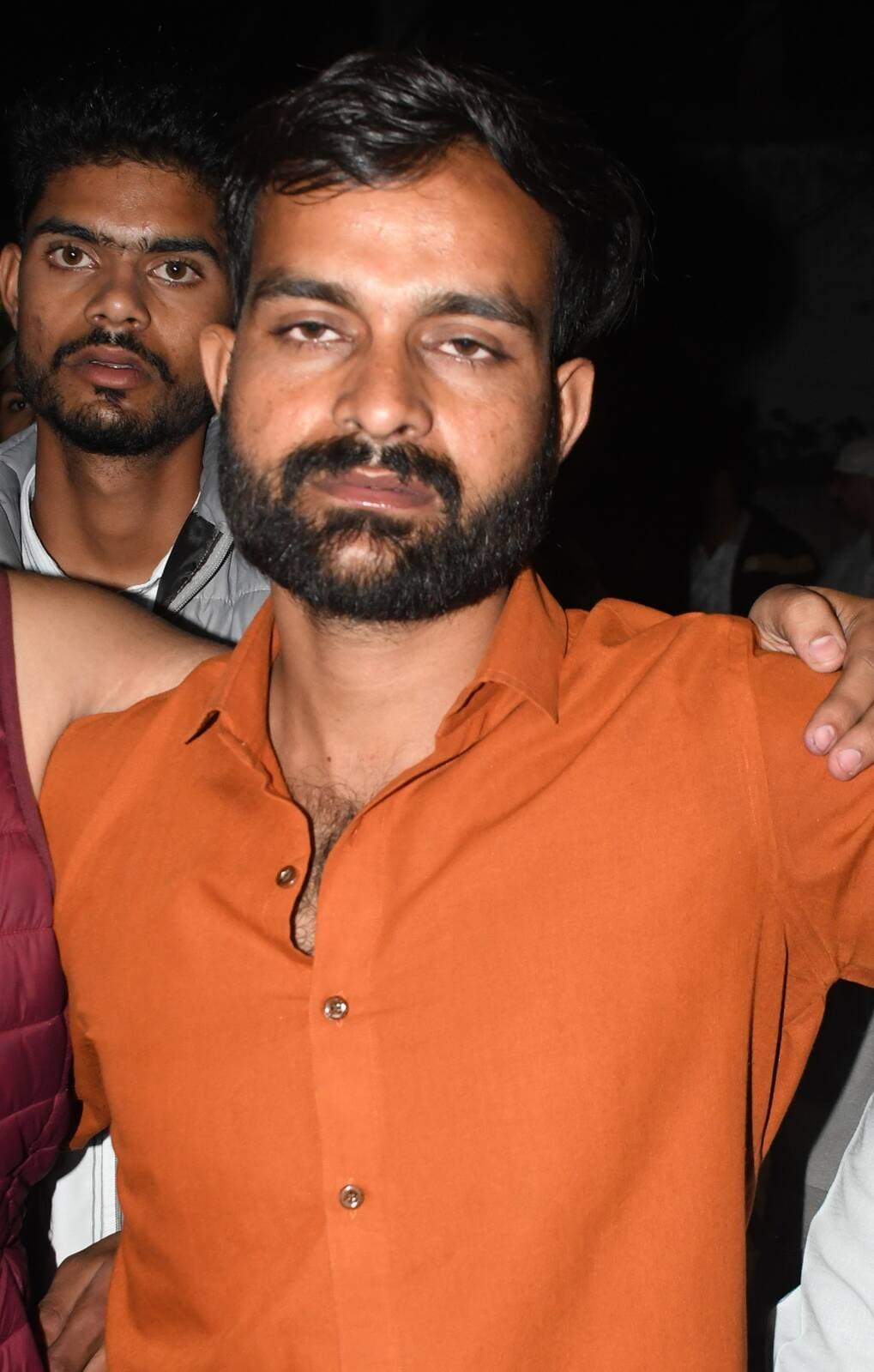 पिटाई से घायल अधिवक्ता।