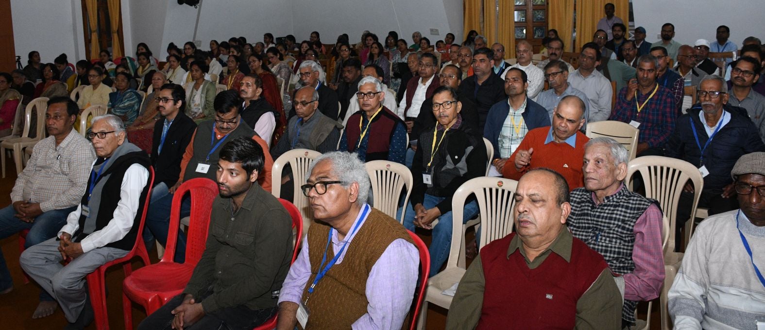 योगदा सत्संग केंद्र पर आयोजित कार्यक्रम में सुखी व तनाव मुक्त जीवन का संदेश देते हुए चार विशेष योगदा सत्संग केंद्र पर आयोजित कार्यक्रम में सुखी व तनाव मुक्त जीवन का संदेश देते हुए चार विशेष