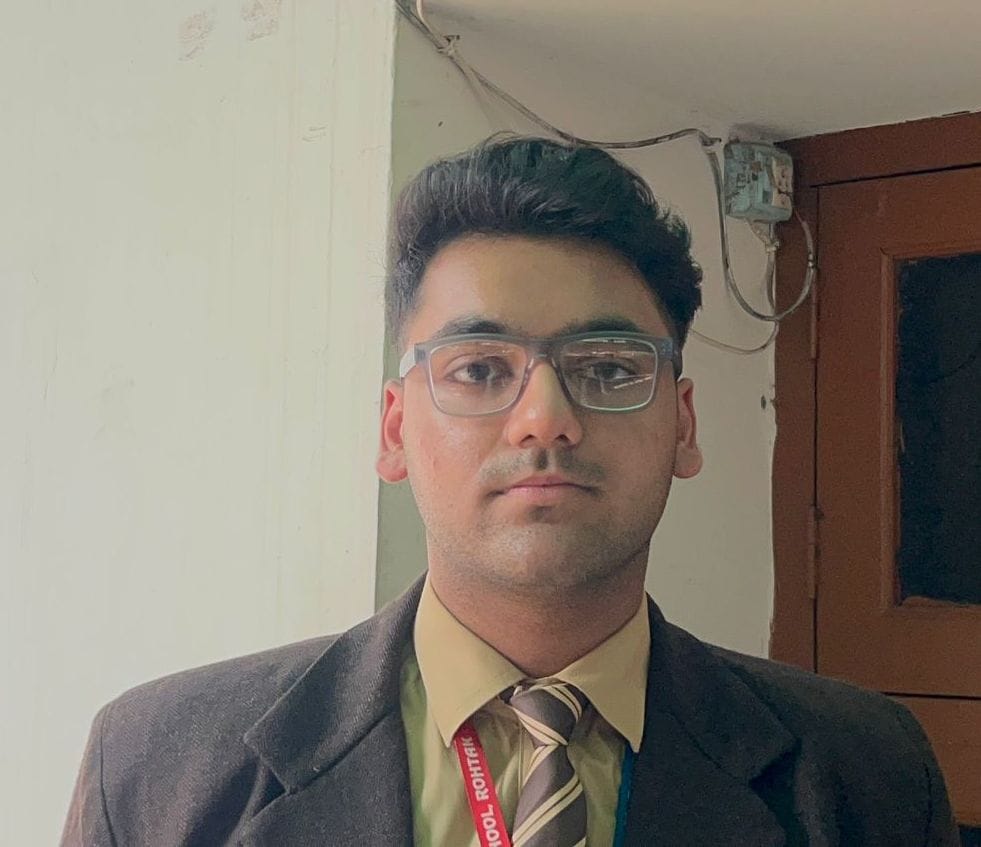 01 रोहतक के आंबेडकर चौक स्थित मॉडल स्कूल परीक्षा केंद्र से 12वीं की फिजिक्स विषय का पेपर देकर 01 रोहतक के आंबेडकर चौक स्थित मॉडल स्कूल परीक्षा केंद्र से 12वीं की फिजिक्स विषय का पेपर देकर