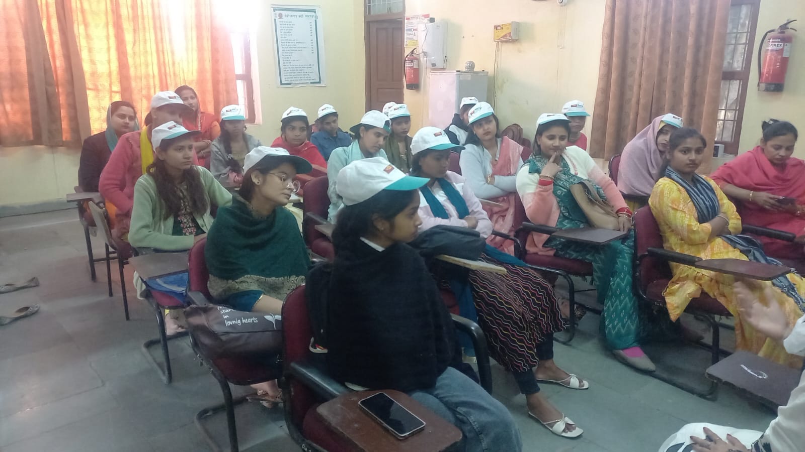 20jjrp05- अमर उजाला की तरफ से आयोजित अपराजिता कार्यक्रम को संबोधित करती सखी सेंटर की कानूनी सल 20jjrp05- अमर उजाला की तरफ से आयोजित अपराजिता कार्यक्रम को संबोधित करती सखी सेंटर की कानूनी सल