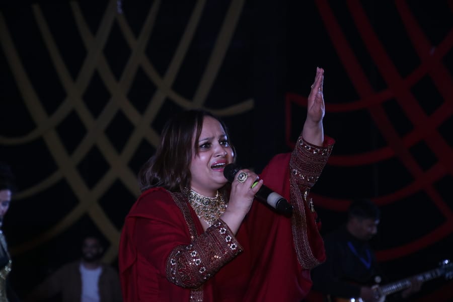 अंतरराष्ट्रीय महाशिवरात्रि महोत्सव मंडी की सांस्कृतिक संध्या में झूमते दर्शक। संवाद अंतरराष्ट्रीय महाशिवरात्रि महोत्सव मंडी की सांस्कृतिक संध्या में झूमते दर्शक। संवाद