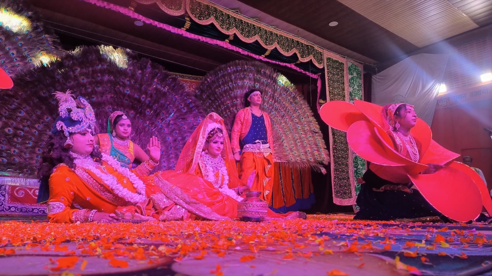 फोटो 20 सीकेटीपी 16 रामायण प्रेक्षागृह में रामायण मेला महोत्सव के समापन पर बोलते पूर्व सांसद व 
