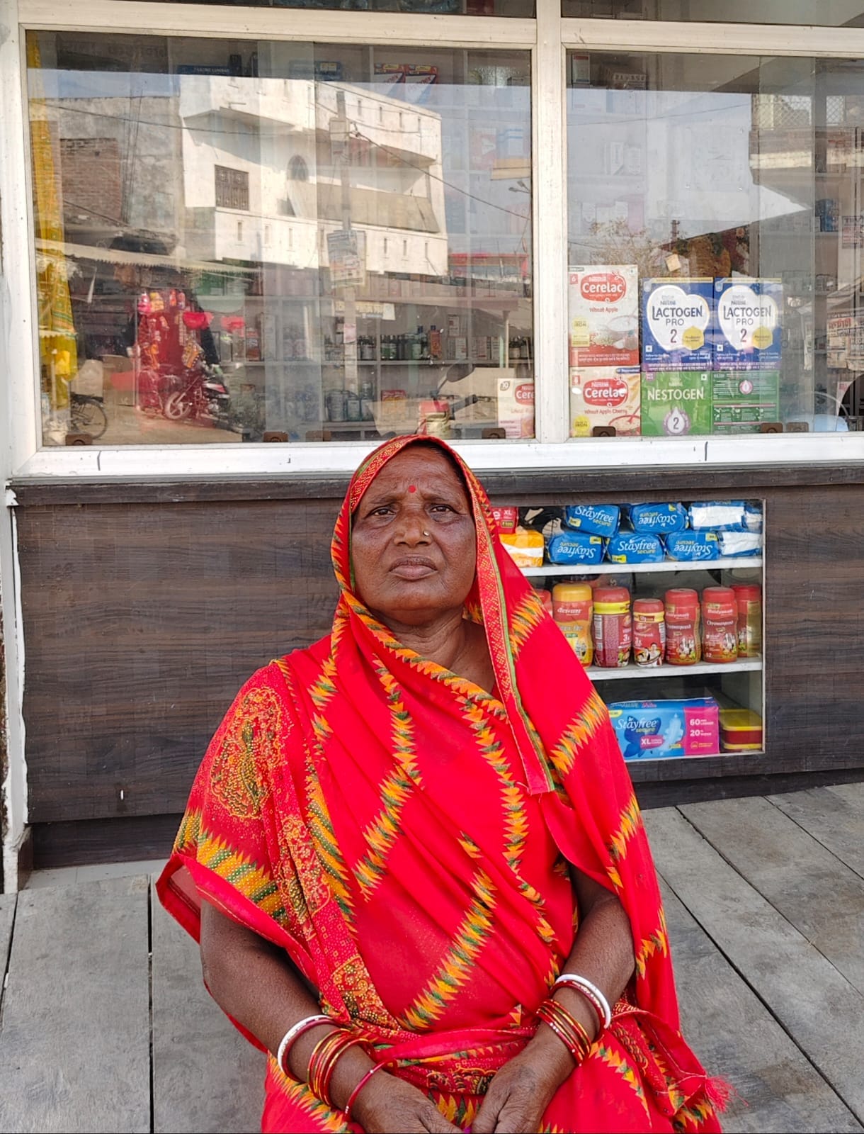 महिला को नकली आभूषण देकर असली ले गई महिला ठंग।स्रोत-सोशल मीडिया