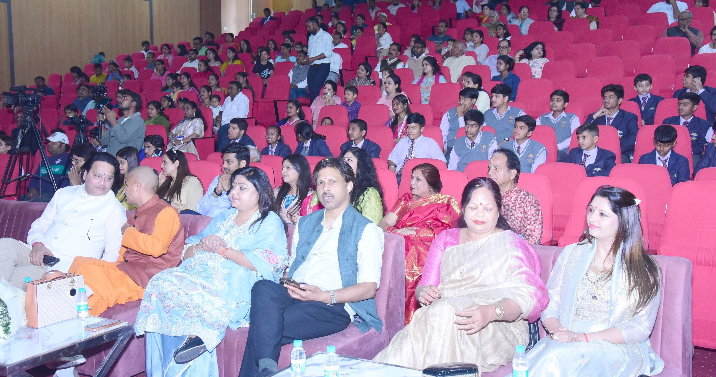 मृदंगम में दिखा कला और सांस्कृतिक चेतना का संगम मृदंगम में दिखा कला और सांस्कृतिक चेतना का संगम