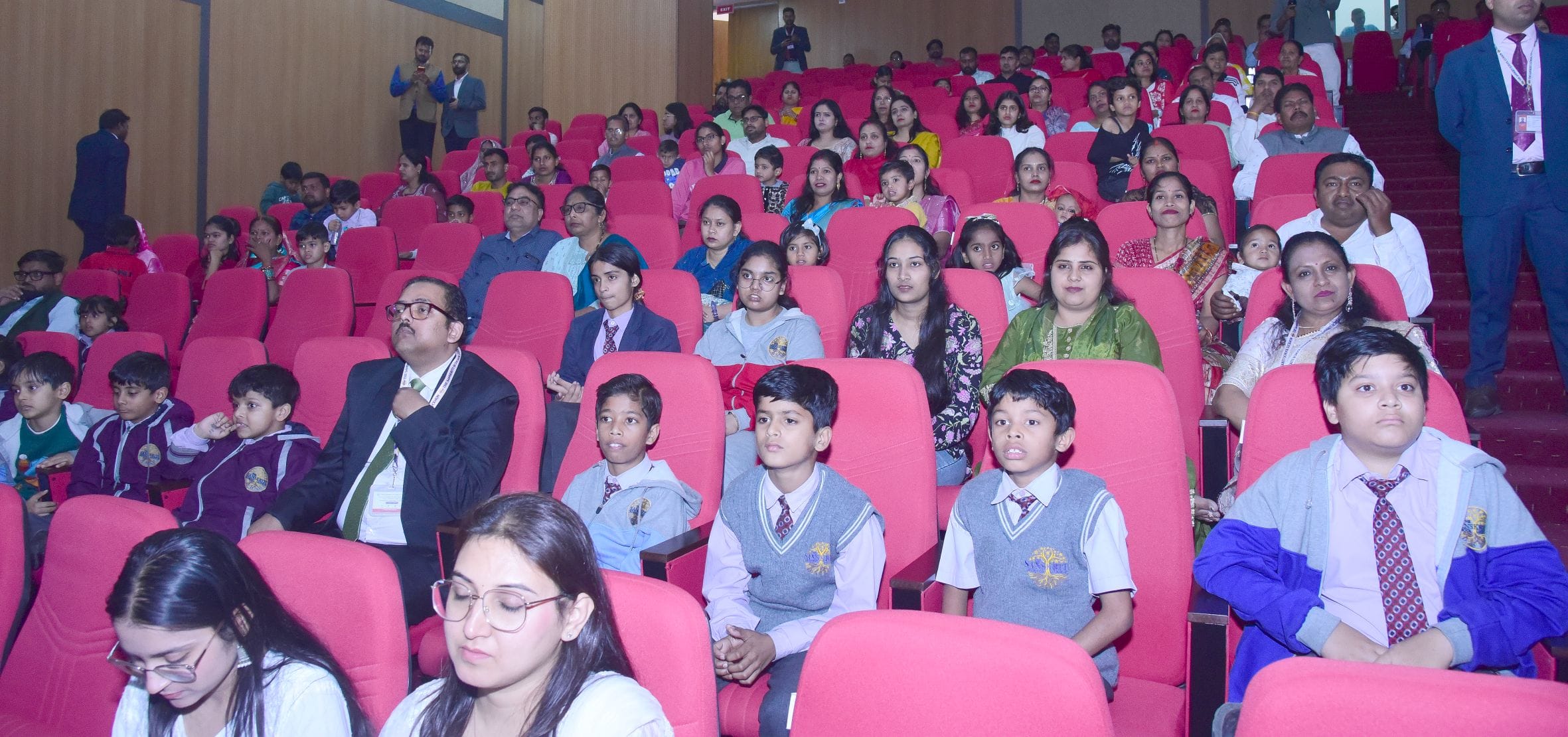 मृदंगम में दिखा कला और सांस्कृतिक चेतना का संगम मृदंगम में दिखा कला और सांस्कृतिक चेतना का संगम
