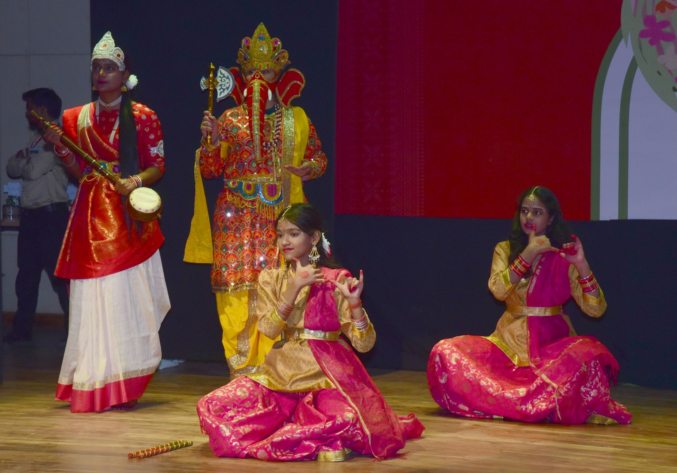 मृदंगम में दिखा कला और सांस्कृतिक चेतना का संगम मृदंगम में दिखा कला और सांस्कृतिक चेतना का संगम