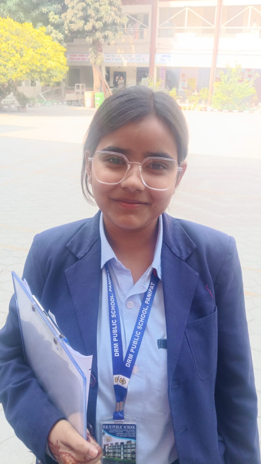 आर्य वमा विद्यालय में सीबीएसई परीक्षा के बाद छात्राओं के खिलखिलाते चेहरे। आर्य वमा विद्यालय में सीबीएसई परीक्षा के बाद छात्राओं के खिलखिलाते चेहरे।