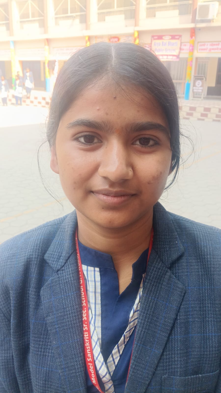 आर्य वमा विद्यालय में सीबीएसई परीक्षा के बाद छात्राओं के खिलखिलाते चेहरे। आर्य वमा विद्यालय में सीबीएसई परीक्षा के बाद छात्राओं के खिलखिलाते चेहरे।