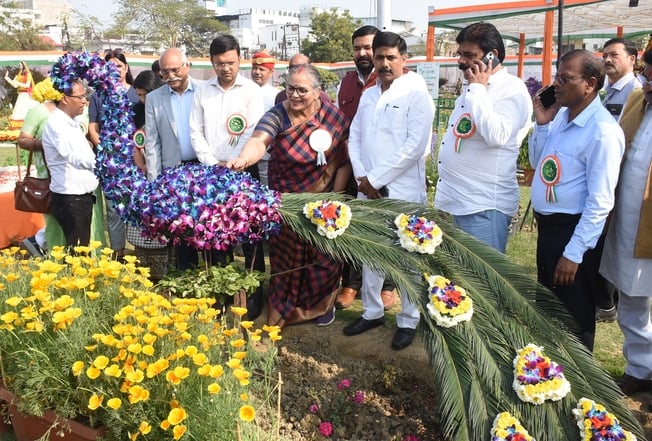 पुष्प प्रदर्शनी एवं चित्रकला प्रतियोगिता  का हुआ आयोजन।