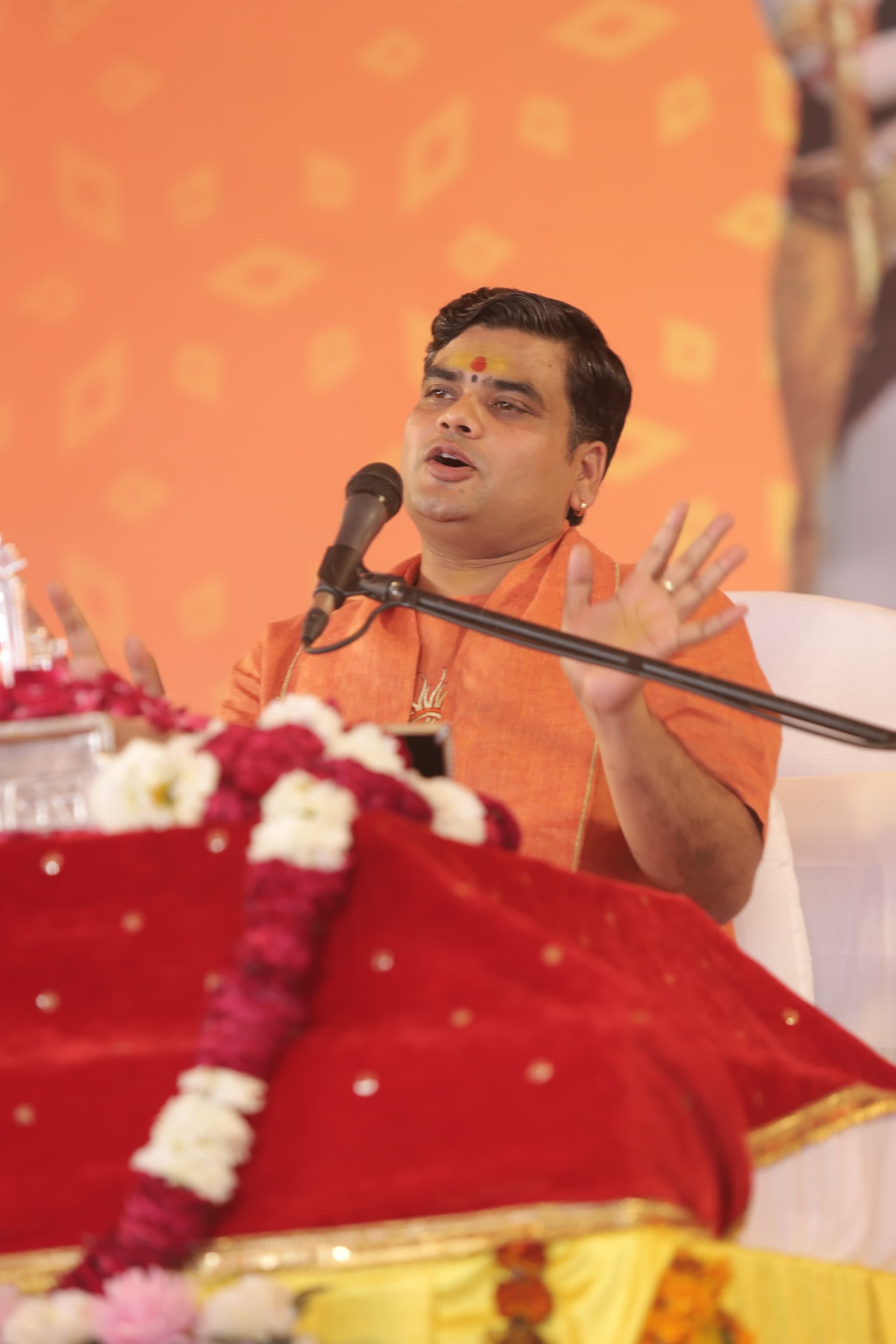 दौराला - श्री राम कथा सुनने उमड़ी श्रद्धालुओं की भीड़। स्रोत : आयोजक दौराला - श्री राम कथा सुनने उमड़ी श्रद्धालुओं की भीड़। स्रोत : आयोजक