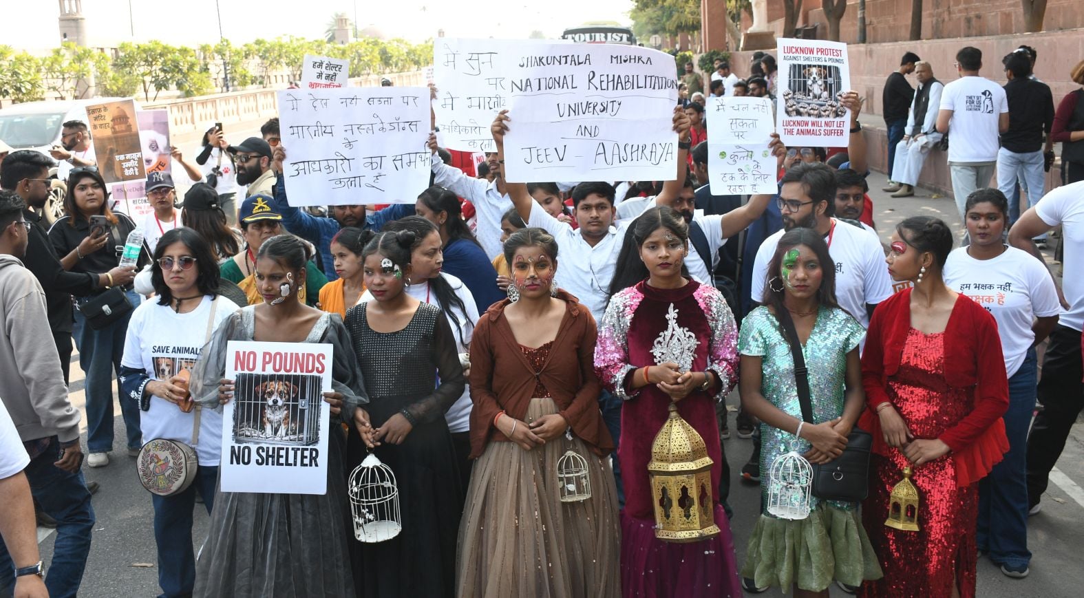 पिंजरा तोड़ रैली में उठी बेजुबानों के लिए आवाज पिंजरा तोड़ रैली में उठी बेजुबानों के लिए आवाज