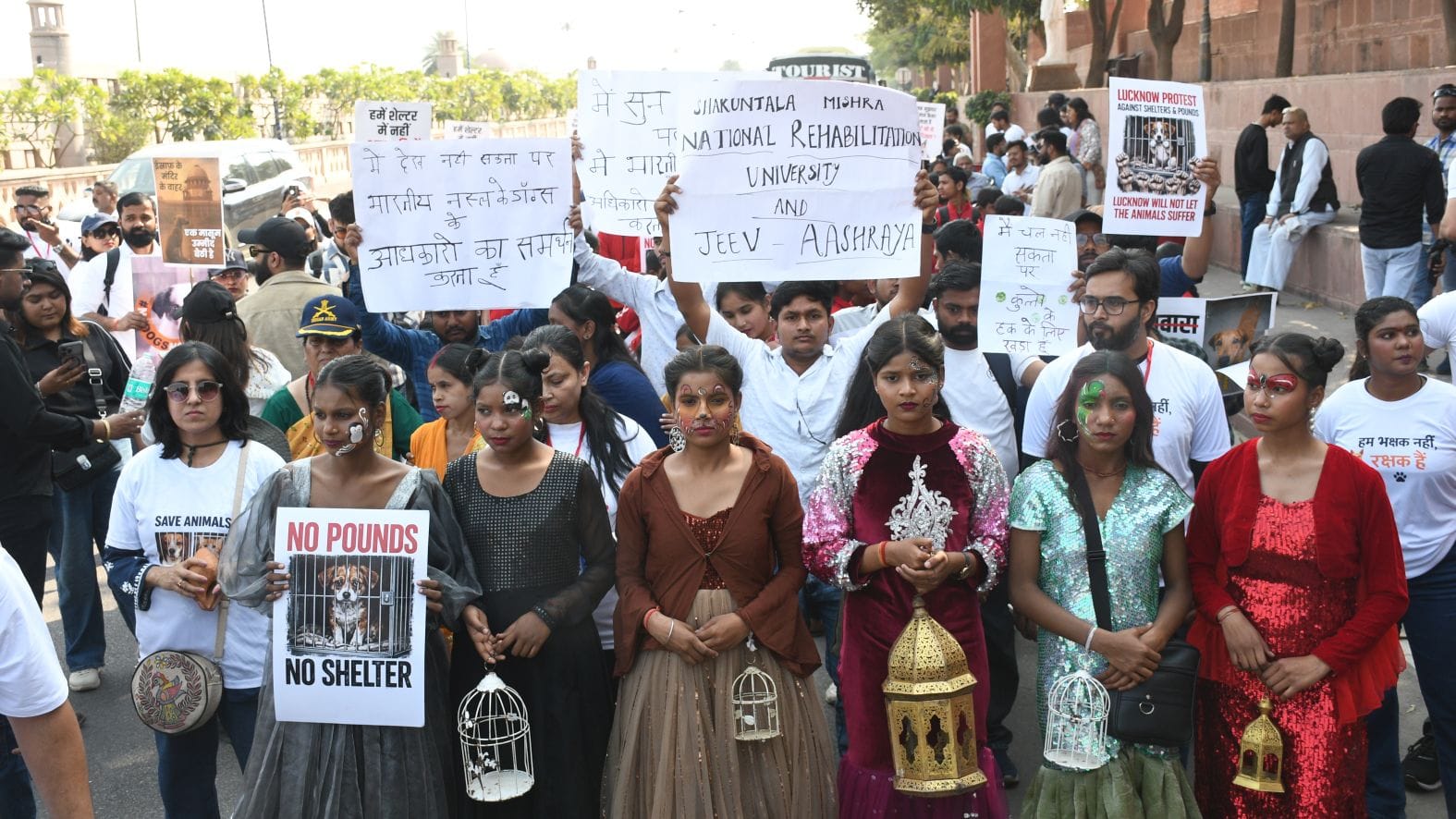 पिंजरा तोड़ रैली में उठी बेजुबानों के लिए आवाज पिंजरा तोड़ रैली में उठी बेजुबानों के लिए आवाज