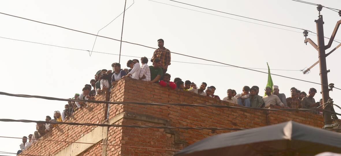 संजय दत्त और डॉ. राजेश्वर सिंह ने निकाला रोड शो। उमड़ी भीड़।