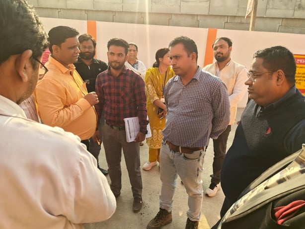 स्वास्थ्य सुविधा को जांचते, डीसी अर्बन हेल्थ, संवाद स्वास्थ्य सुविधा को जांचते, डीसी अर्बन हेल्थ, संवाद