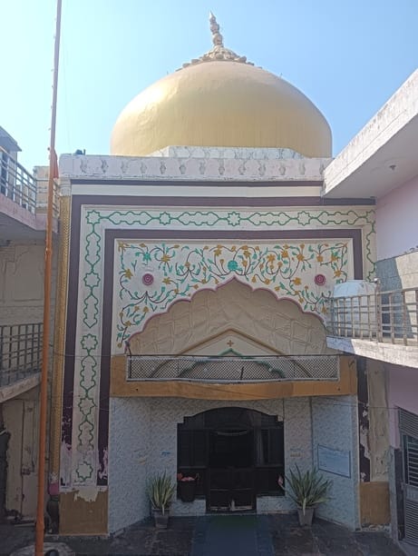 बड़ा गुरुद्वारा महम में सुशोभित गुरु ग्रंथ साहिब। अमर उजाला