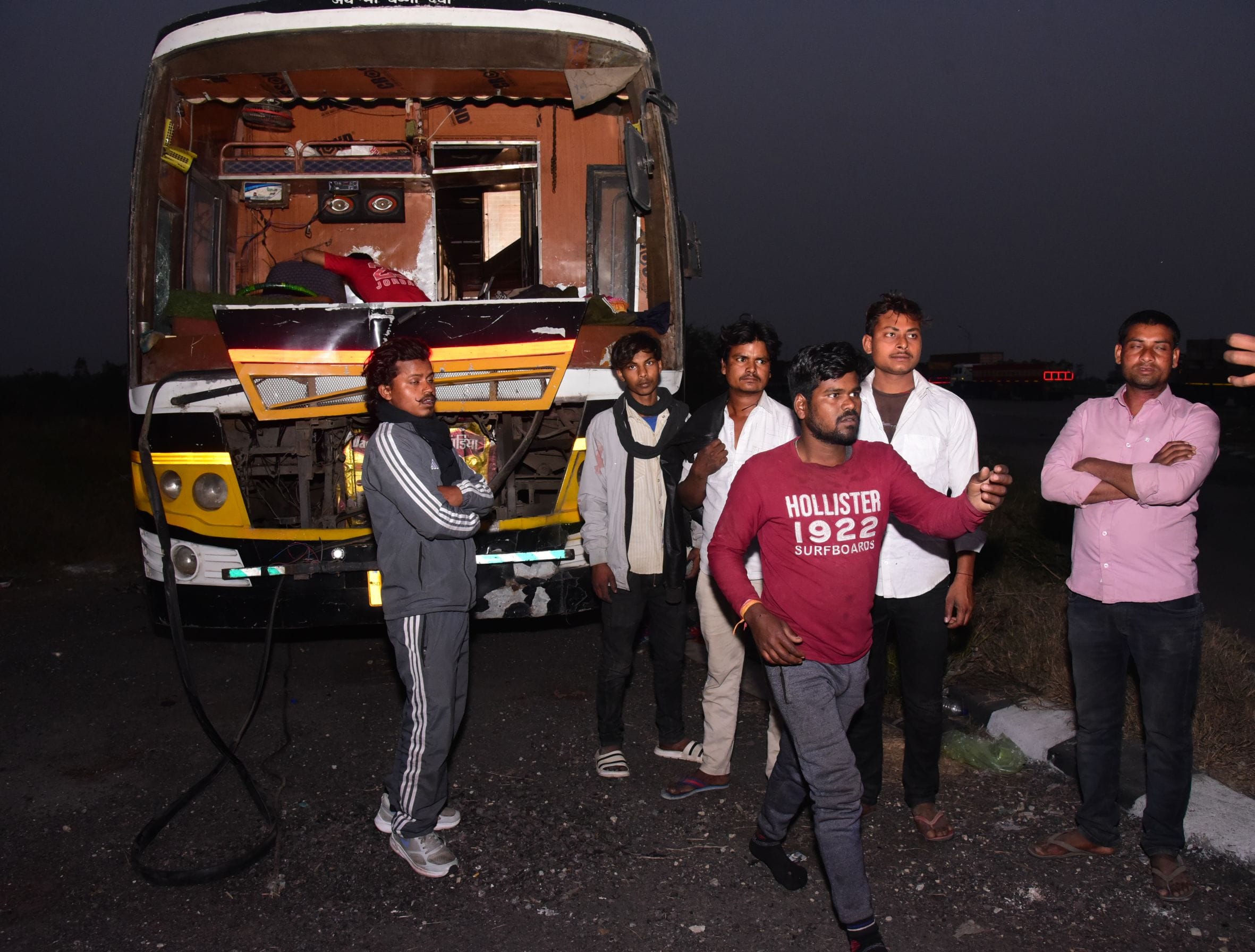 हादसे से संबंधित तस्वीरें। हादसे से संबंधित तस्वीरें।