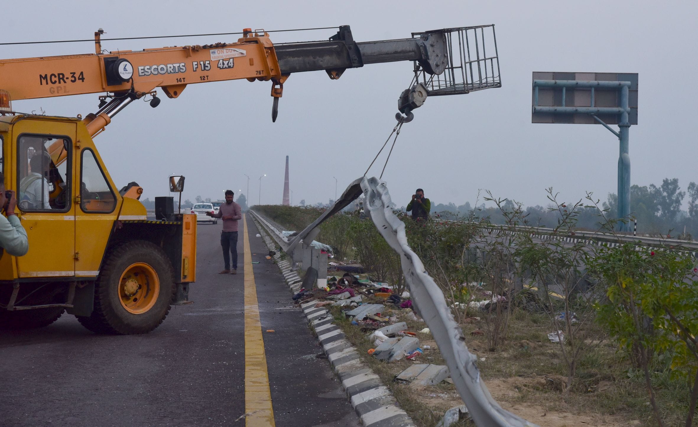हादसे से संबंधित तस्वीरें। हादसे से संबंधित तस्वीरें।