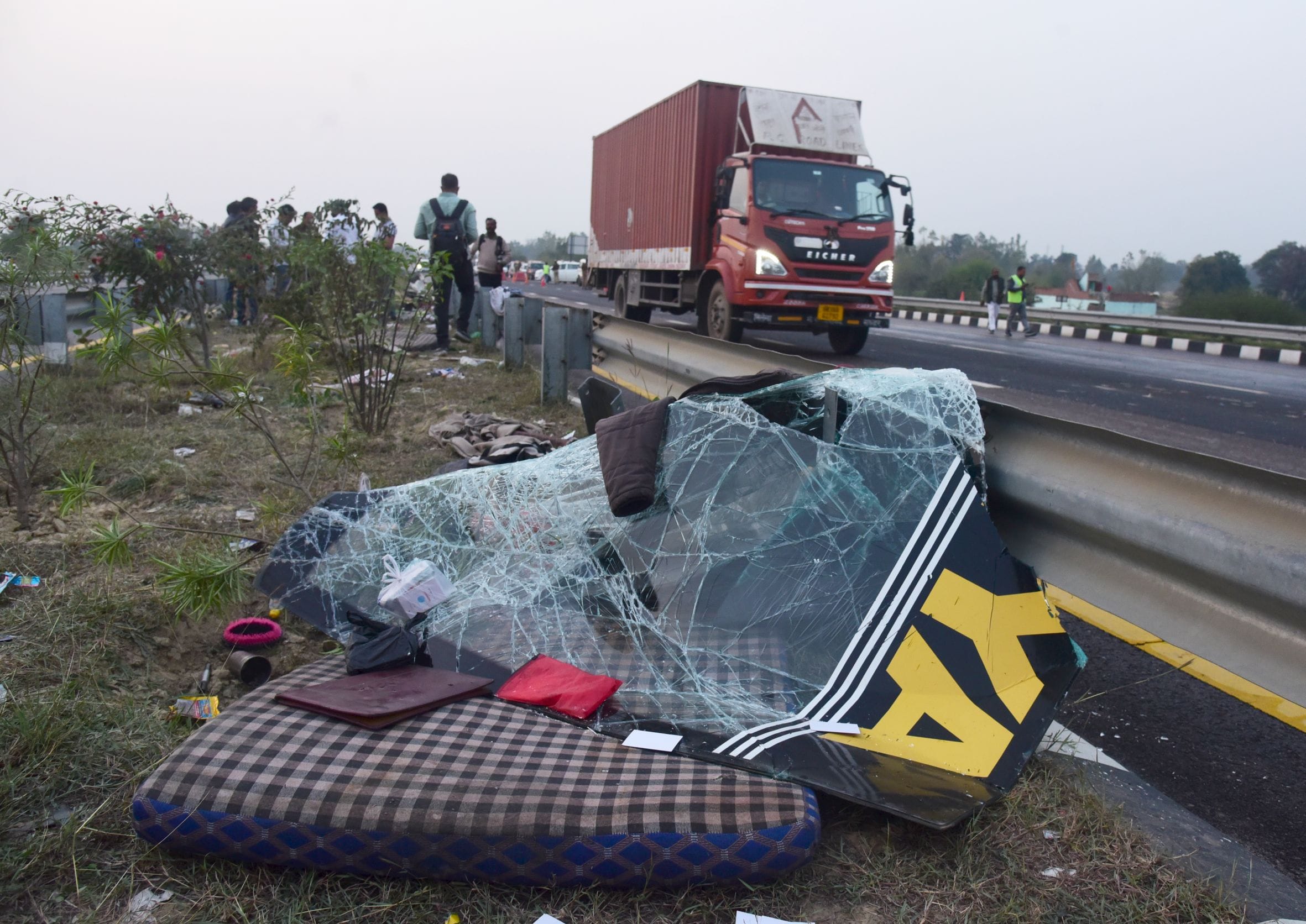 हादसे से संबंधित तस्वीरें। हादसे से संबंधित तस्वीरें।
