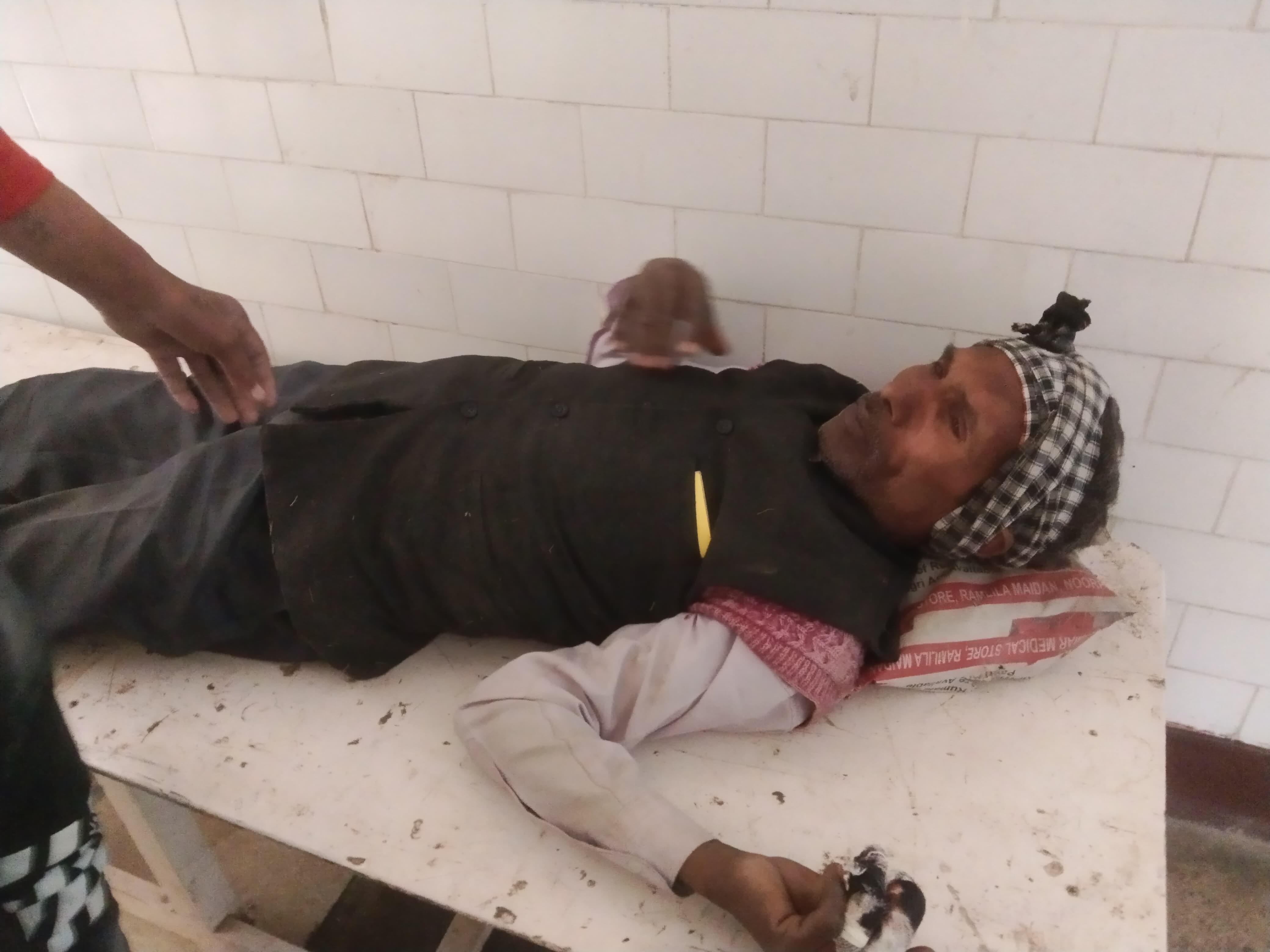 नूरपुर सड़क हादसे में घायल हुई सवारी सीएचसी में उपचाराधीन। स्रोत अस्पताल