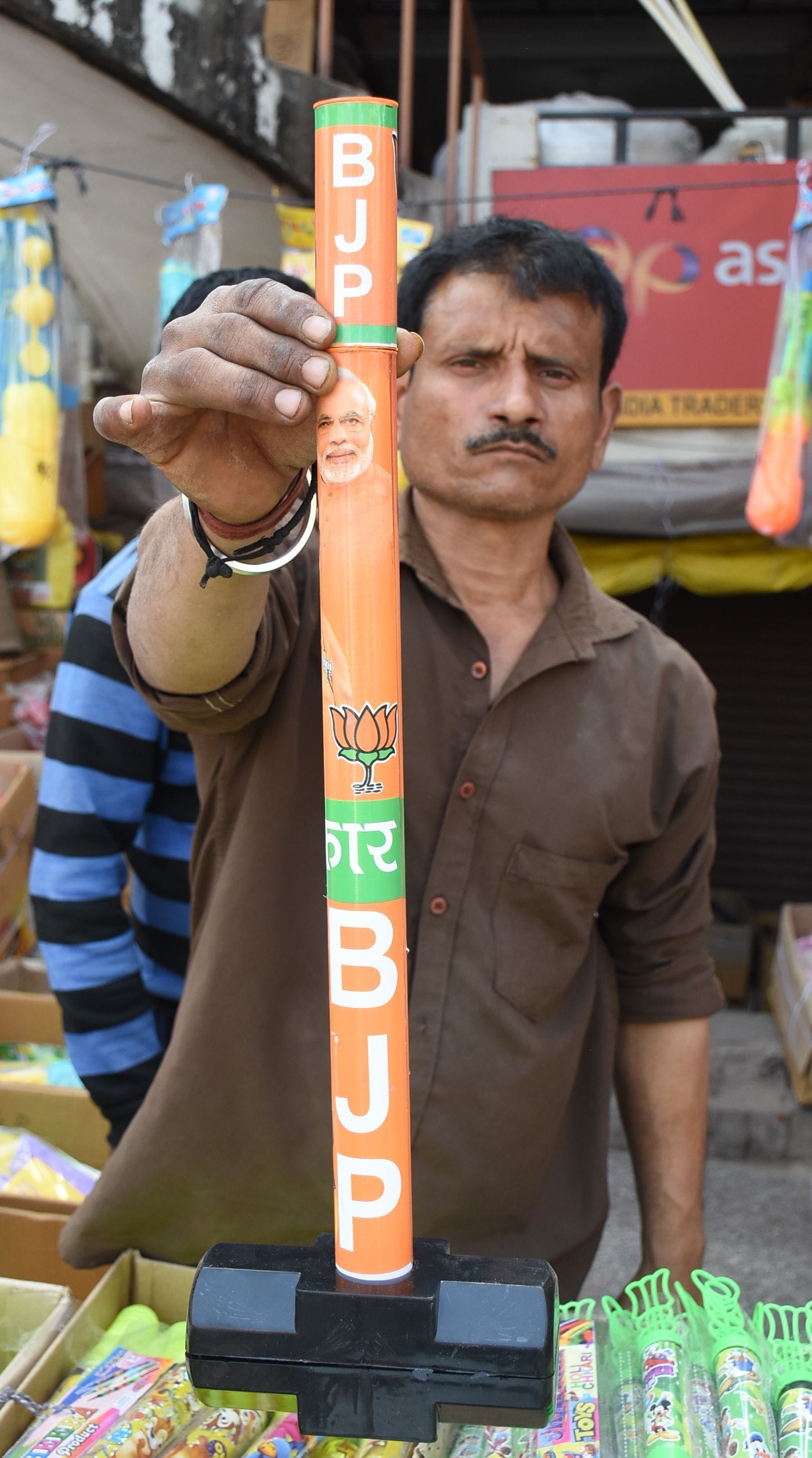 राजधानी में चढ़ा होली का खुमार। राजधानी में चढ़ा होली का खुमार।