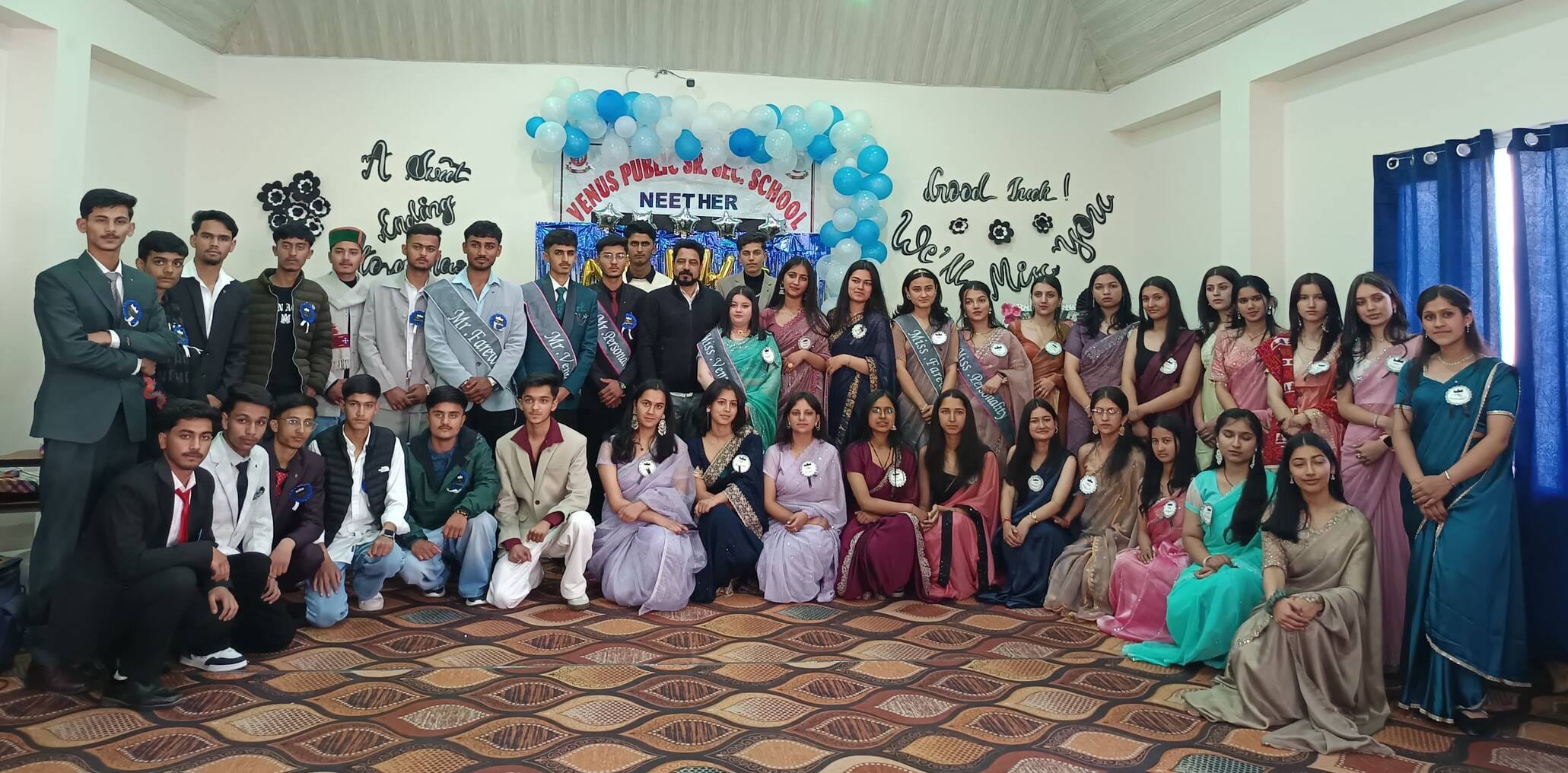 वीनस पब्लिक स्कूल नित्थर में विदाई समारोह में सांस्कृतिक कार्यक्रम प्रस्तुत करते विद्यार्थी। स्