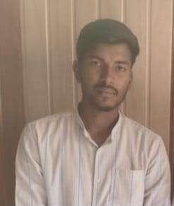 यूपी बोर्ड की परीक्षा में पकड़े गये-----प्रधानाचार्य विंध्याचल यादव,  भगेलू दास इंटर कॉलेज करूई