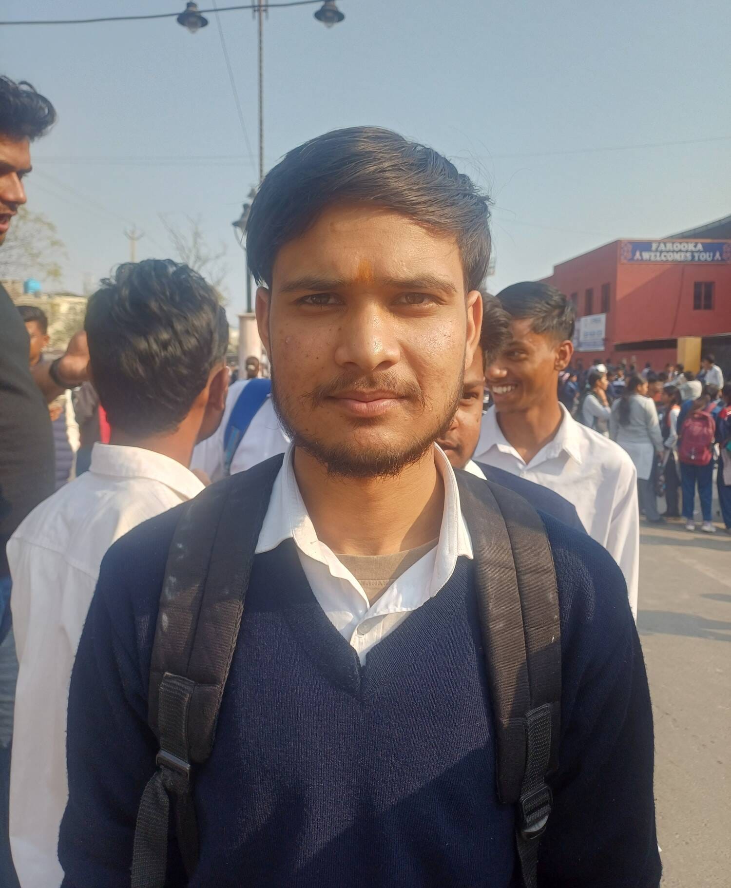 अंबाला छावनी में 12वीं कक्षा की परीक्षा देकर बाहर आते परीक्षार्थी। संवाद अंबाला छावनी में 12वीं कक्षा की परीक्षा देकर बाहर आते परीक्षार्थी। संवाद